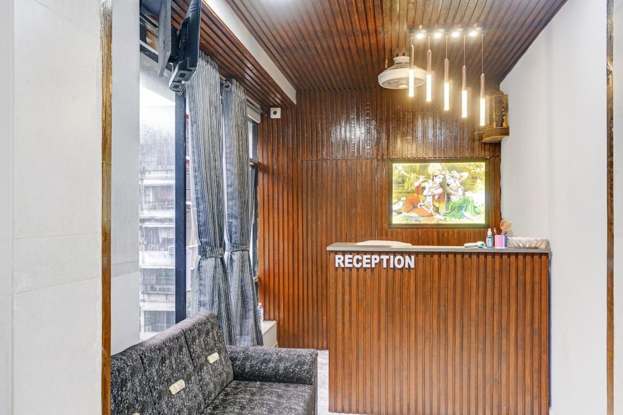 Oyo Flagship Hotel Royal Inn Surat Eksteriør bilde