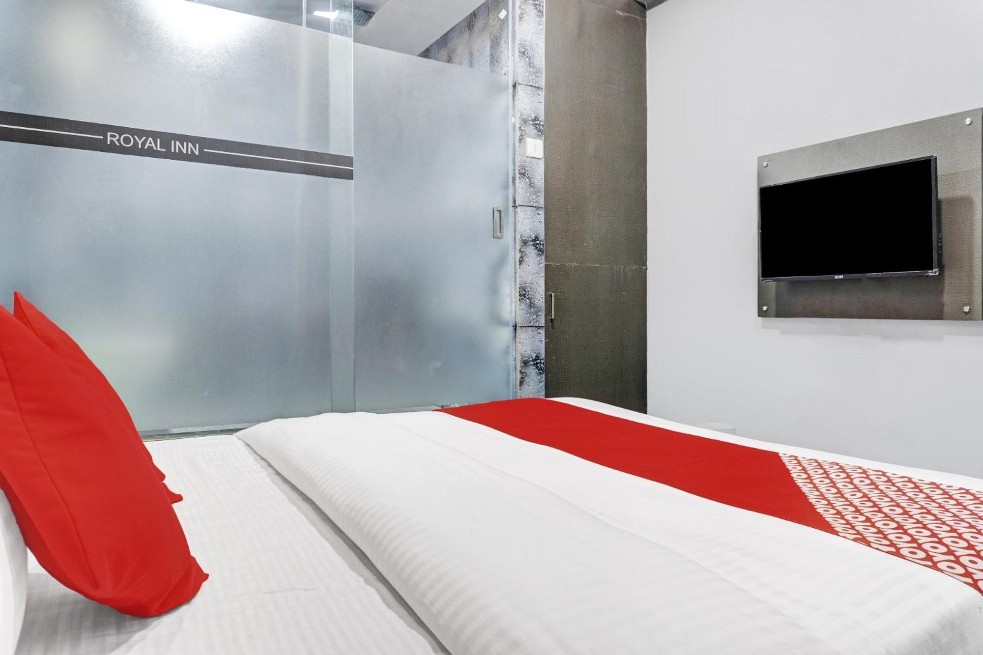 Oyo Flagship Hotel Royal Inn Surat Eksteriør bilde