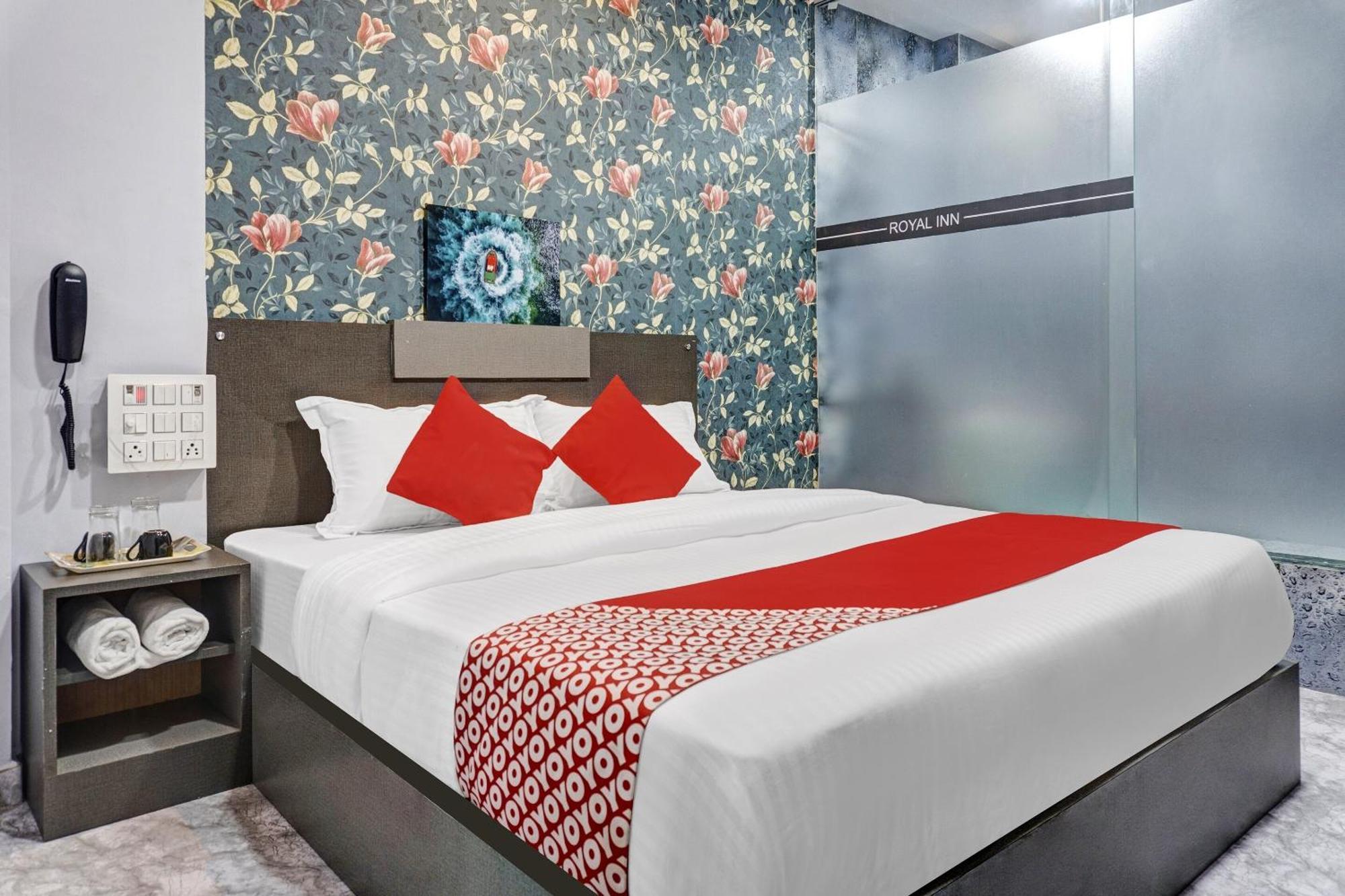 Oyo Flagship Hotel Royal Inn Surat Eksteriør bilde