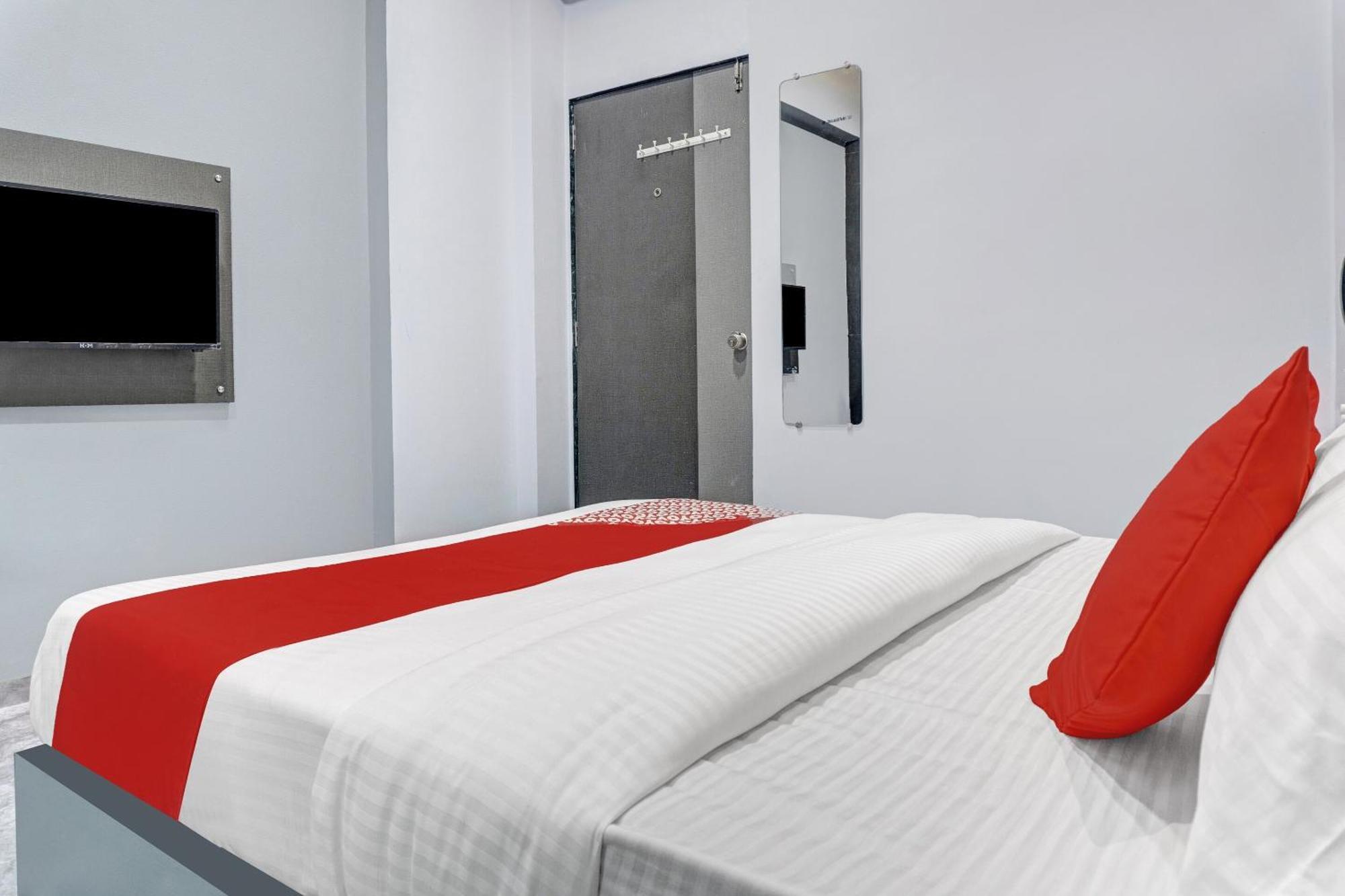 Oyo Flagship Hotel Royal Inn Surat Eksteriør bilde