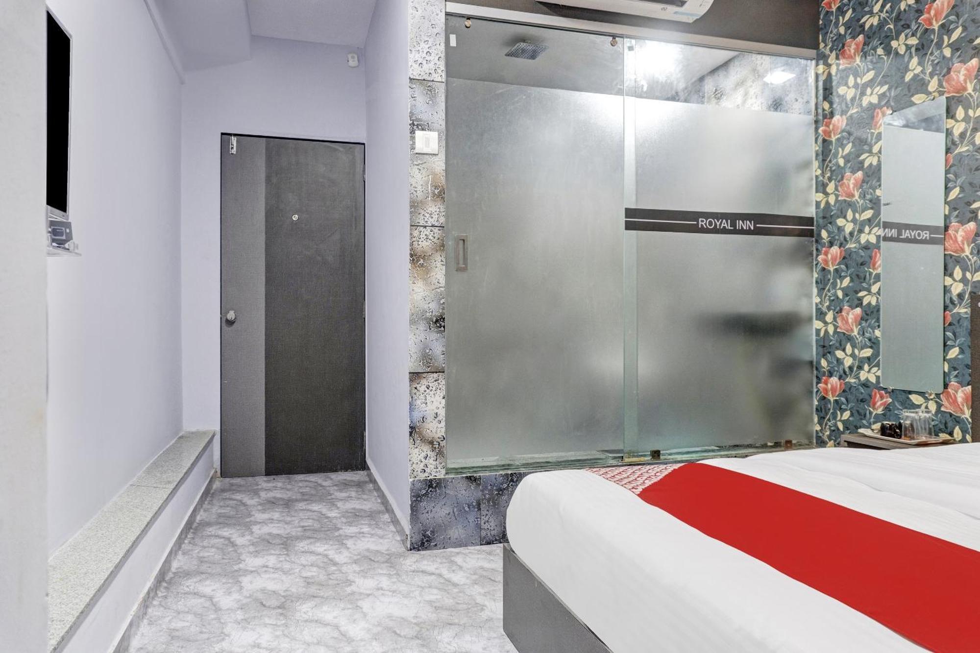 Oyo Flagship Hotel Royal Inn Surat Eksteriør bilde